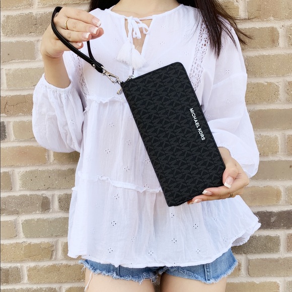 ‼️SALE‼️NWT Michael kors large tote Wallet Bundle - Picture 7 of 8